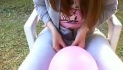 หนังxxx Palloncini fetish gonfio in giardino e ti faccio eccitare come un porco ร้อน