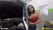 หนังxxx Roadside stranded girl has sex with the car mechanic ฟรี