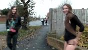 หนังโป๊ Naughty brunette teen babe Leyla pissing outdoors ฟรี