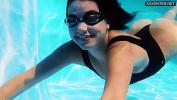 คลิปโป๊ Jacqueline Hope masturbates underwater nude Mp4 ล่าสุด