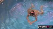 คลิปโป๊ฟรี Stunning redhead MILF Gia Marie poses naked in the pool outdoor Mp4