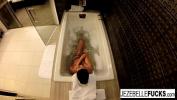 ดูหนังav Sexy Jezebelle Bond films herself taking a bath 3gp