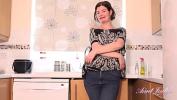 คลิปโป๊ฟรี AuntJudys 44yo Amateur MILF Jenny gives you JOI in the kitchen 3gp ล่าสุด