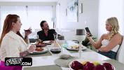 คลิปโป๊ Having Lunch in Family is Better Under Table Harley King Tina Melt Tommy Gunn