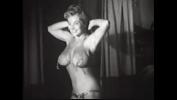 คลิปโป๊ออนไลน์ Vintage babe with huge tits dancing sexy on stage for erotic filming 50s ดีที่สุด ประเทศไทย