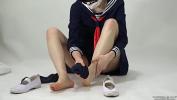 หนังโป๊ Les filles enlevent leurs chaussettes et mettent leurs chaussures pieds nus ร้อน