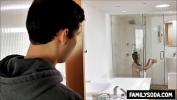 หนัง18 stepBrother perving out on stepsister in the shower 3gp ฟรี