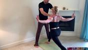 คริปโป๊ Stepson helps stepmom with yoga and stretches her pussy ร้อน