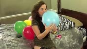 คลิปโป๊ออนไลน์ Blowing Balloons and Popping Them While Chewing Bubblegum ล่าสุด