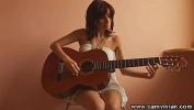 คริปโป๊ Playing guitar in a mini dress Mp4