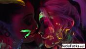 หนังเอ็ก Black light babes Nadia White and Ophelia suck off a colorful cock 3gp