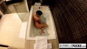 หนังโป๊ใหม่  Sexy Jezebelle Bond films herself taking a bath 3gp