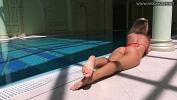 คริปโป๊ Mary Kalisy Russian babe in the swimming pool ฟรี