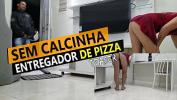 คริปโป๊ Cristina Almeida recebendo entregador de pizza de mini saia e sem calcinha na quarentena period ล่าสุด