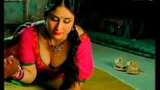 ดูหนังโป๊ Kareena Kapoor big juicy boobs pressed 2024