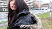 คริปโป๊ Brunette babe Gia Whitechapel pissing outdoors 2024