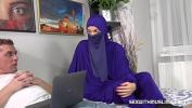 คริปโป๊ Niqab babe likes it hard Mp4