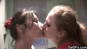 ดูหนังโป๊ Dagfs Amateur Lesbians Have A Good Time At Home 3gp