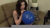 คลิปโป๊ Alt tattoo teen blows up balloons ร้อน