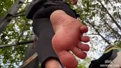 คลิปxxx Pink socks and natural rough wrinkled soles above you outdoor Mp4 ล่าสุด