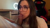 หนังxxx Cumshot y sexo con chica de gafas