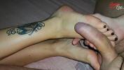 คริปโป๊ StepSon jerking off and cums on StepMom apos s feet ร้อน 2024