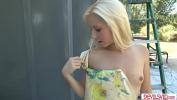 หนังเอ็ก Blonde lesbian teens pussy licking and scissoring outdoors 3gp