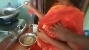 ดูหนังโป๊ aunty cooking sex and handjob boy cock Mp4 ล่าสุด