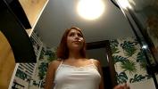 คลิปโป๊ฟรี Hot sexy tight pussy redhead girlfriend in the bathroom no panties tases in a miniskirt 3gp