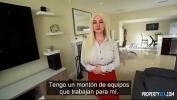 คลิปโป๊ PropertySex La agente inmobiliaria de grandes tetas naturales Skylar Vox se folla al cliente en el sofa lpar Subtitulado Espa ntilde ol rpar 2024