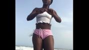 ดูหนังxxx Crazybitch twerking hard in sexy clothes outdoor on the beach 3gp