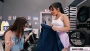 หนังโป๊ Lesbians Maya Woulfe n Summer Col lick at public laundromat ร้อน