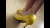 หนังav yellow patent kitten heels comma nylons and anklet comma shoeplay and dangling by Isabelle Sandrine 2024 ร้อน