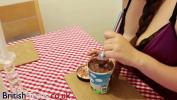 ดูหนังav British 18 Year Old Eats Ice Cream With Cum Topping ร้อน