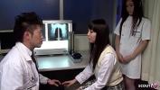 ดูหนังxxx Pervers Japanese Doctor seduce Petite Teen to Join old Young FFM Threesome at Hospital ฟรี