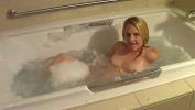 หนัง18 Mallory Starr bubblebath fun and pussy play