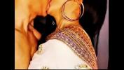 หนังxxx Indian Wife in White Saree comma Sleeveless Blouse with Big earrings kiss her husband in passion lpar Hindi Non Veg Jokes rpar Mp4 ฟรี