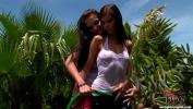 หนังโป๊ใหม่  Sexy lesbians playing in the garden 2024 ร้อน