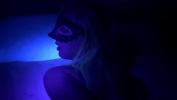 คลิปโป๊ออนไลน์ Hot blonde giving a blowjob and getting fucked doggy at black light party 3gp ล่าสุด