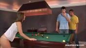 คลิปโป๊ออนไลน์ Linda Invites Two Guys over and Turns It into a Threesome Party Mp4