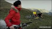 ดูหนังโป๊ Sunny Jay Goes Mountain Biking and Meets Two Guys Who Give Her a DP ดีที่สุด ประเทศไทย