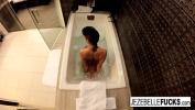 หนังเอ็ก Sexy Jezebelle Bond films herself taking a bath 3gp ล่าสุด