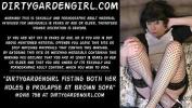 ดูหนังโป๊ Dirtygardengirl take long black dildo deep in her ass amp anal prolapse extreme ล่าสุด