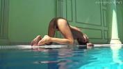 ดูหนังโป๊ Sexy Russian milf Kalisy masturbating by the pool Mp4