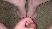 หนังav Cumming on the sexy toes of Latina slut lpar Cum on feet rpar Mp4 ฟรี