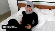 หนังโป๊ Hijab Hookup Slender Muslim Girl In Hijab Surprises Instructor As She Strips Of Her Clothes Mp4 ล่าสุด