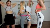 ดูหนังโป๊ cam girls teasing in yoga pants with sneakers on austriasex period live Mp4