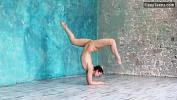 หนัง18 Flexible babe in glasses Kim Nadara stretching ร้อน