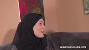 ดูหนังav Hot woman in a hijab gave a blowjob to an unknown 3gp