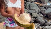 หนังเอ็ก Naked girl found a coconut on a public beach and poured the juice over her body 3gp ฟรี